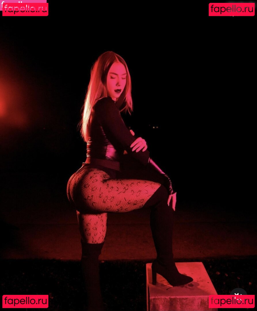 Analena.lz / anabelleofficial Onlyfans Photo Gallery 