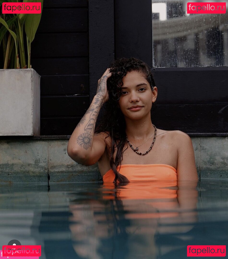 Yara Issy / issy_yy / yaraisabella._ Onlyfans Photo Gallery 