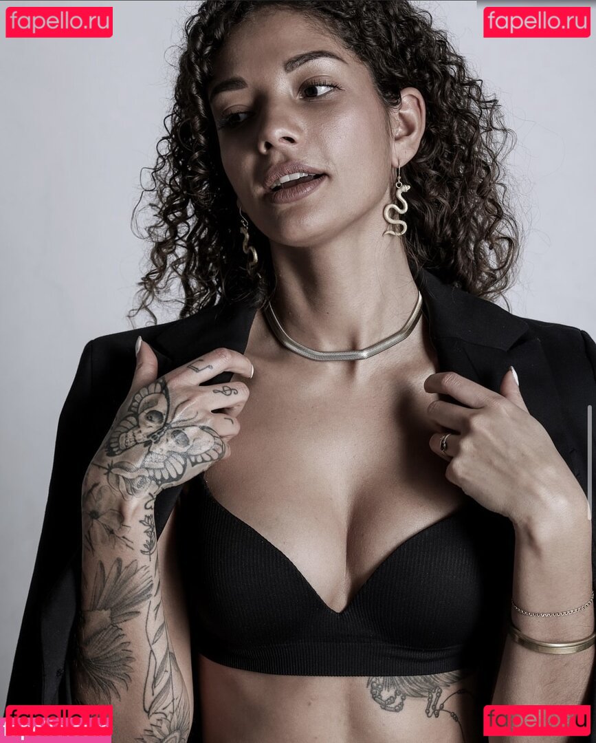 Yara Issy / issy_yy / yaraisabella._ Onlyfans Photo Gallery 