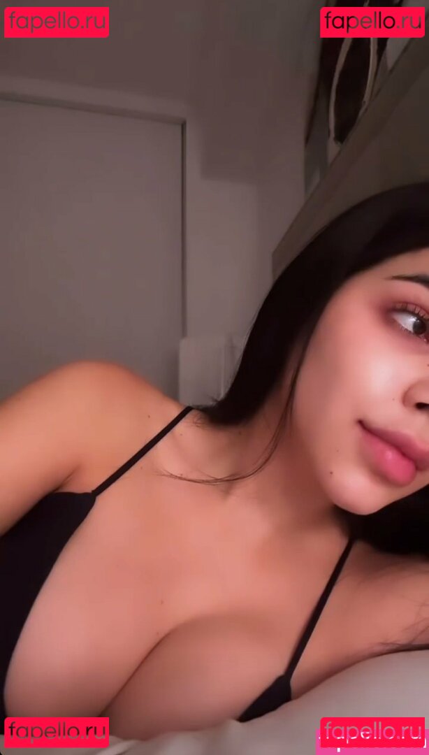 Kenia Os / keniamusicr / keniaos Onlyfans Photo Gallery 