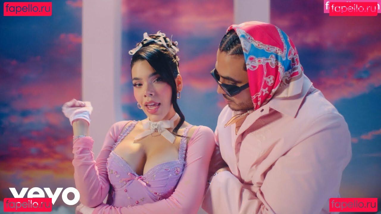 Kenia Os / keniamusicr / keniaos Onlyfans Photo Gallery 