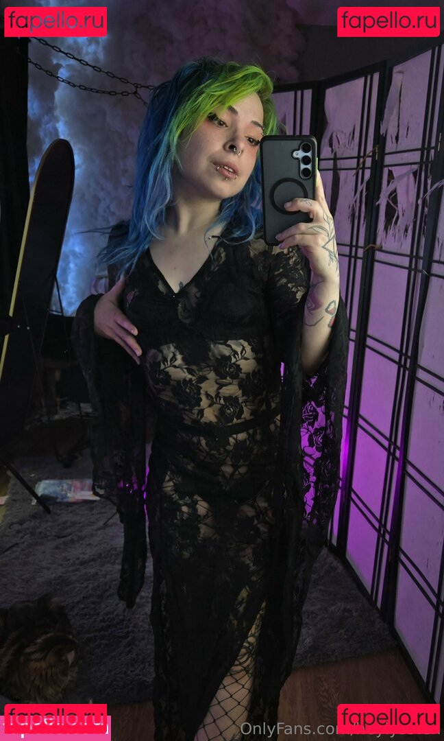 2017468000 / heyLyssten / post Onlyfans Photo Gallery 