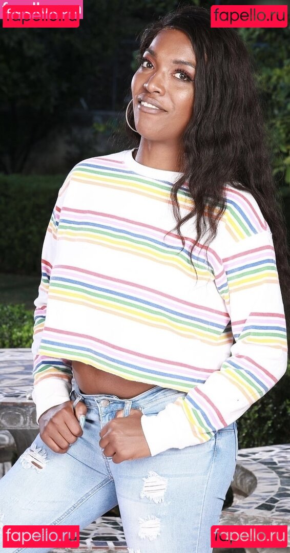 Daya Knight / damndaya / damndayadotcom Onlyfans Photo Gallery 