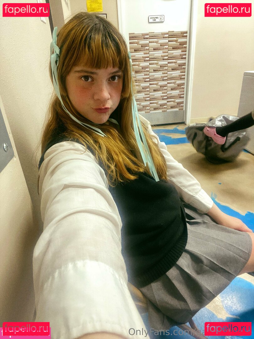 gaptoothgirl / gaptoothgirl.art Onlyfans Photo Gallery 