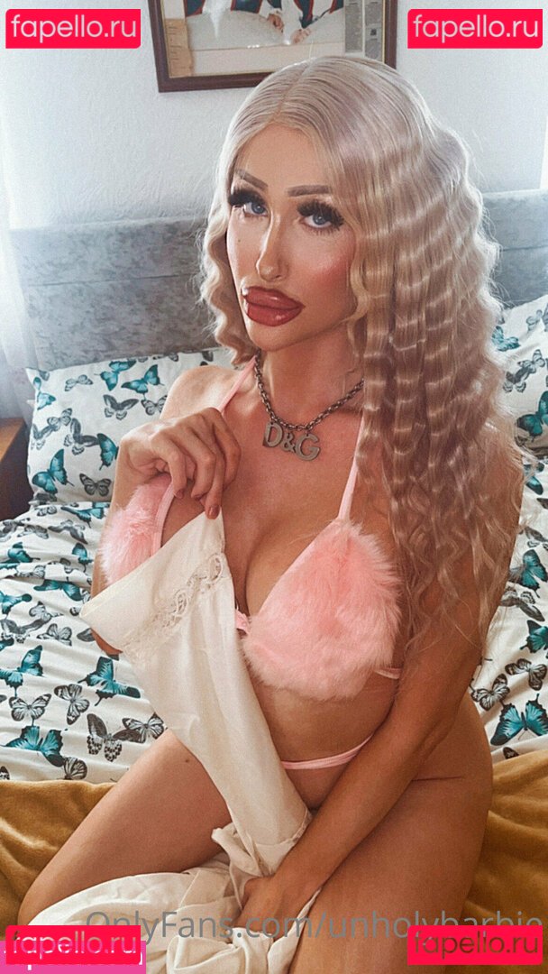 Unholybarbie / tskamillah / unh0lybarbie Onlyfans Photo Gallery 
