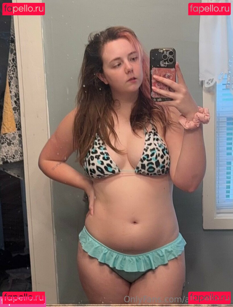 AllyceHime Onlyfans Photo Gallery 