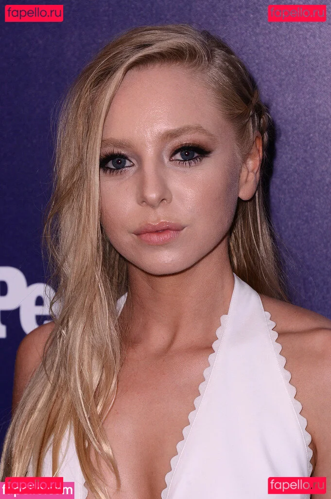 Portia Doubleday Onlyfans Photo Gallery 