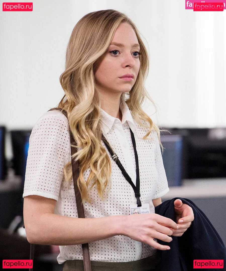 Portia Doubleday Onlyfans Photo Gallery 