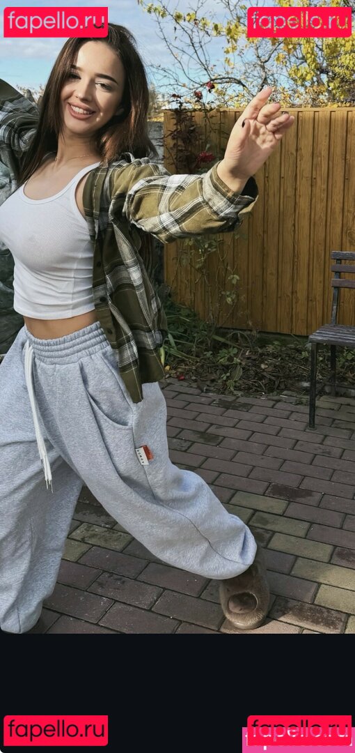 _simbochka_simba / simbochka Onlyfans Photo Gallery 