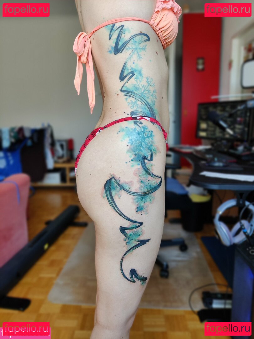 2DKiri Onlyfans Photo Gallery 