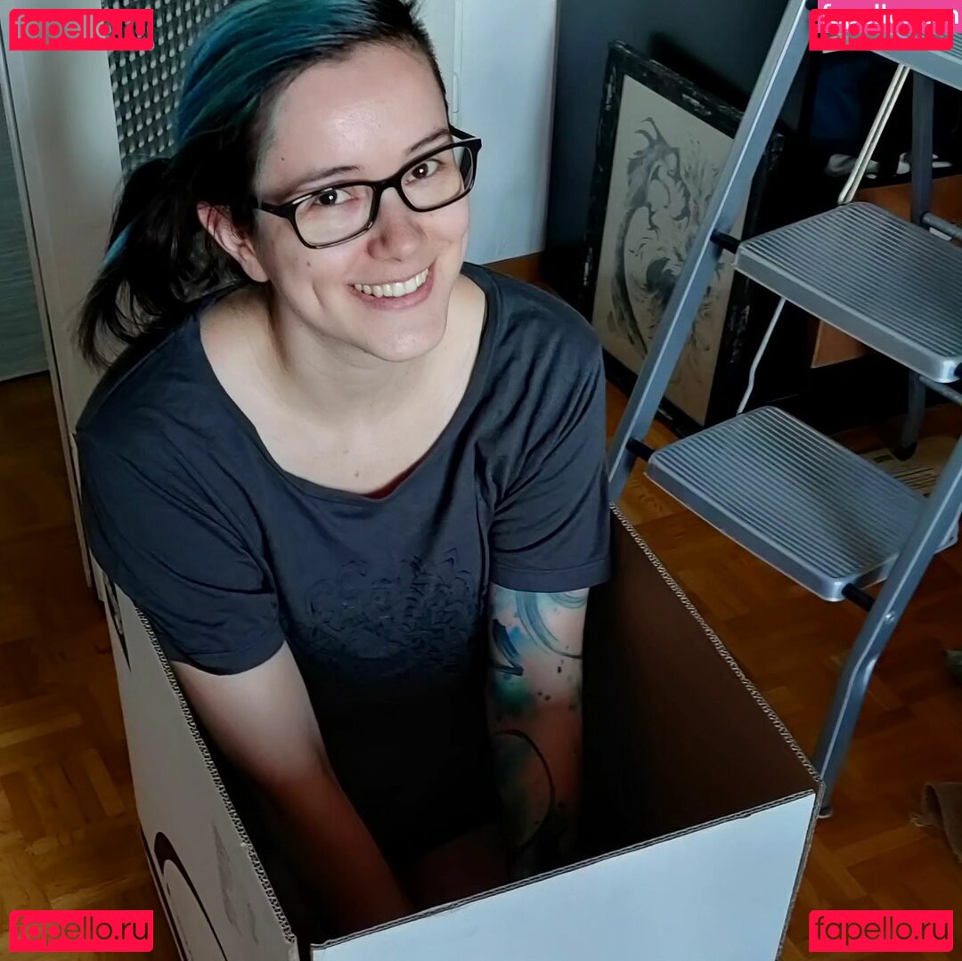 2DKiri Onlyfans Photo Gallery 