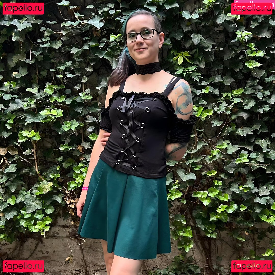 2DKiri Onlyfans Photo Gallery 