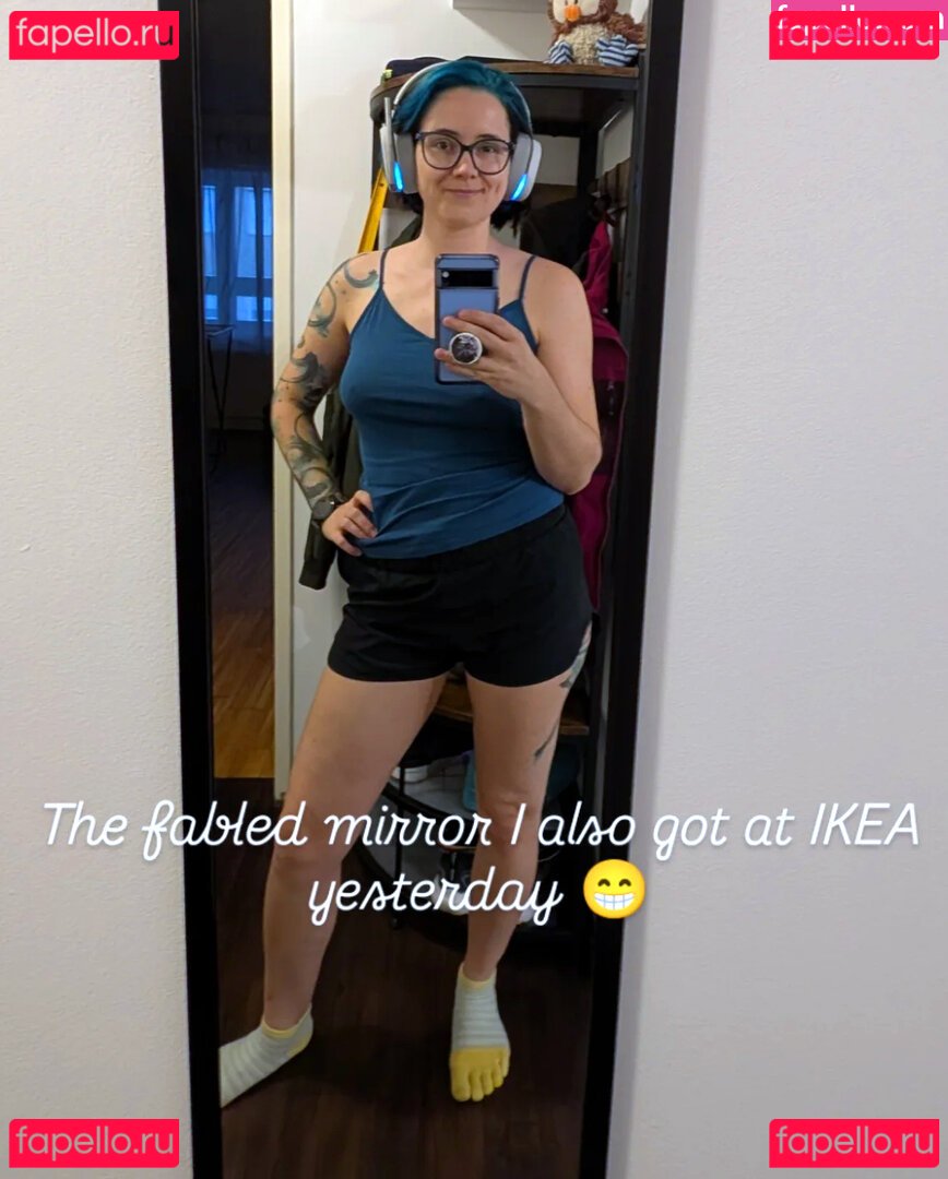 2DKiri Onlyfans Photo Gallery 