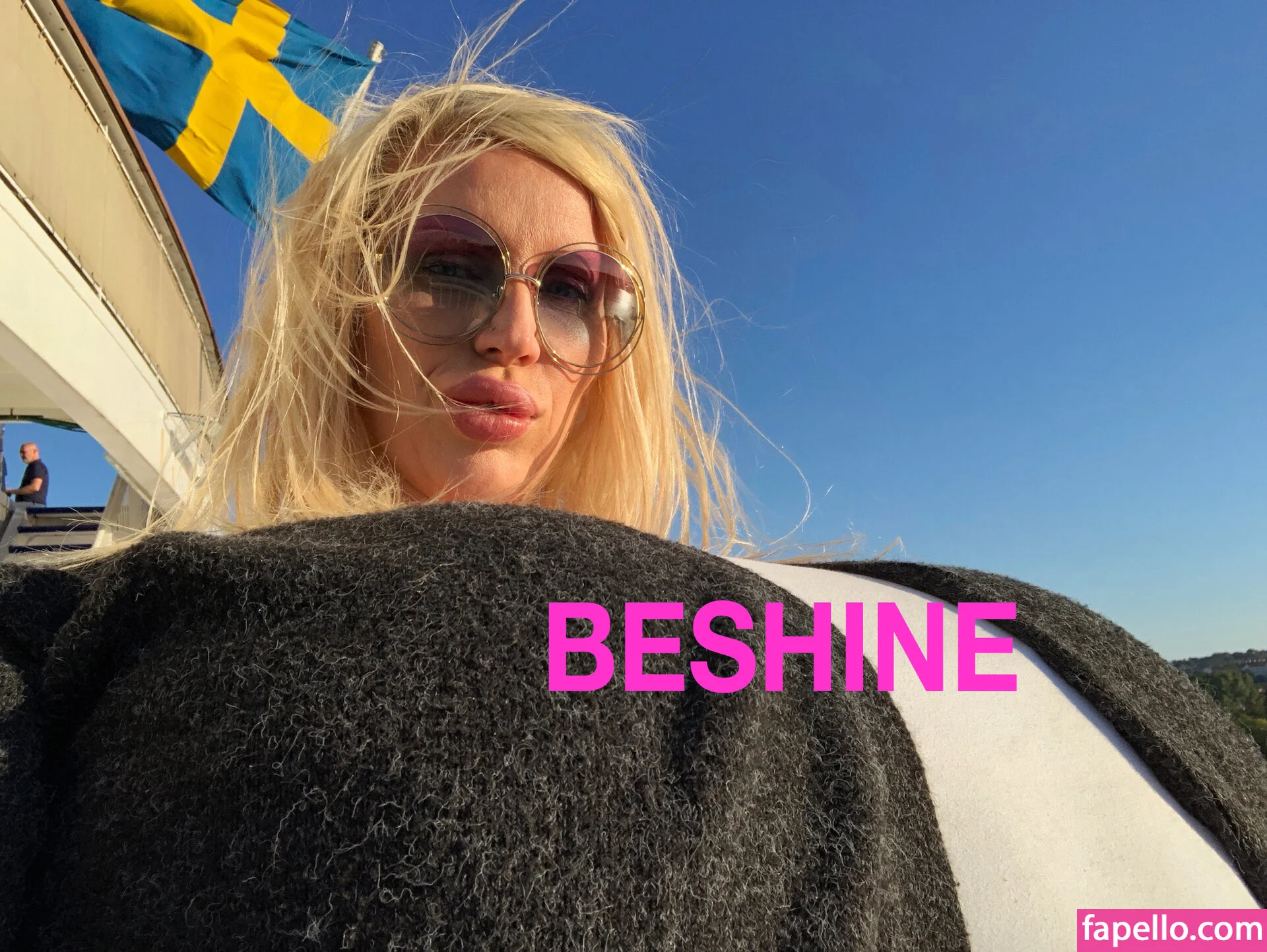 beshinedotcom Onlyfans Photo Gallery 