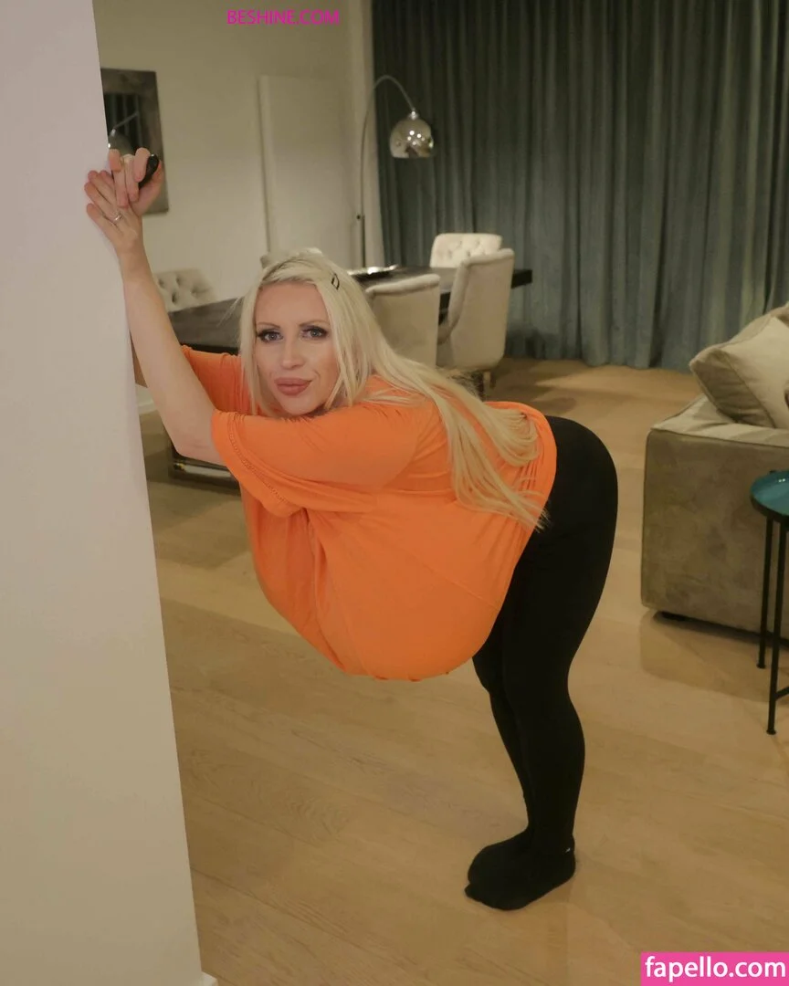 beshinedotcom Onlyfans Photo Gallery 