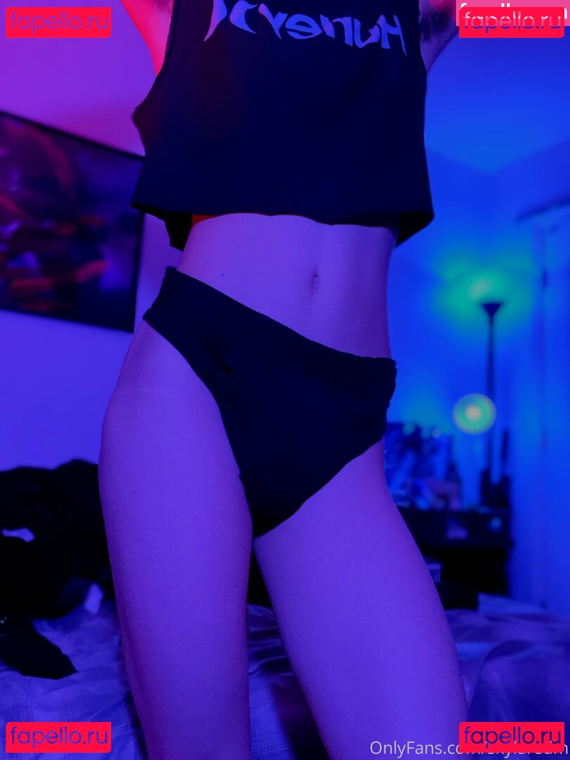 skylaredm / skylaredm_ Onlyfans Photo Gallery 