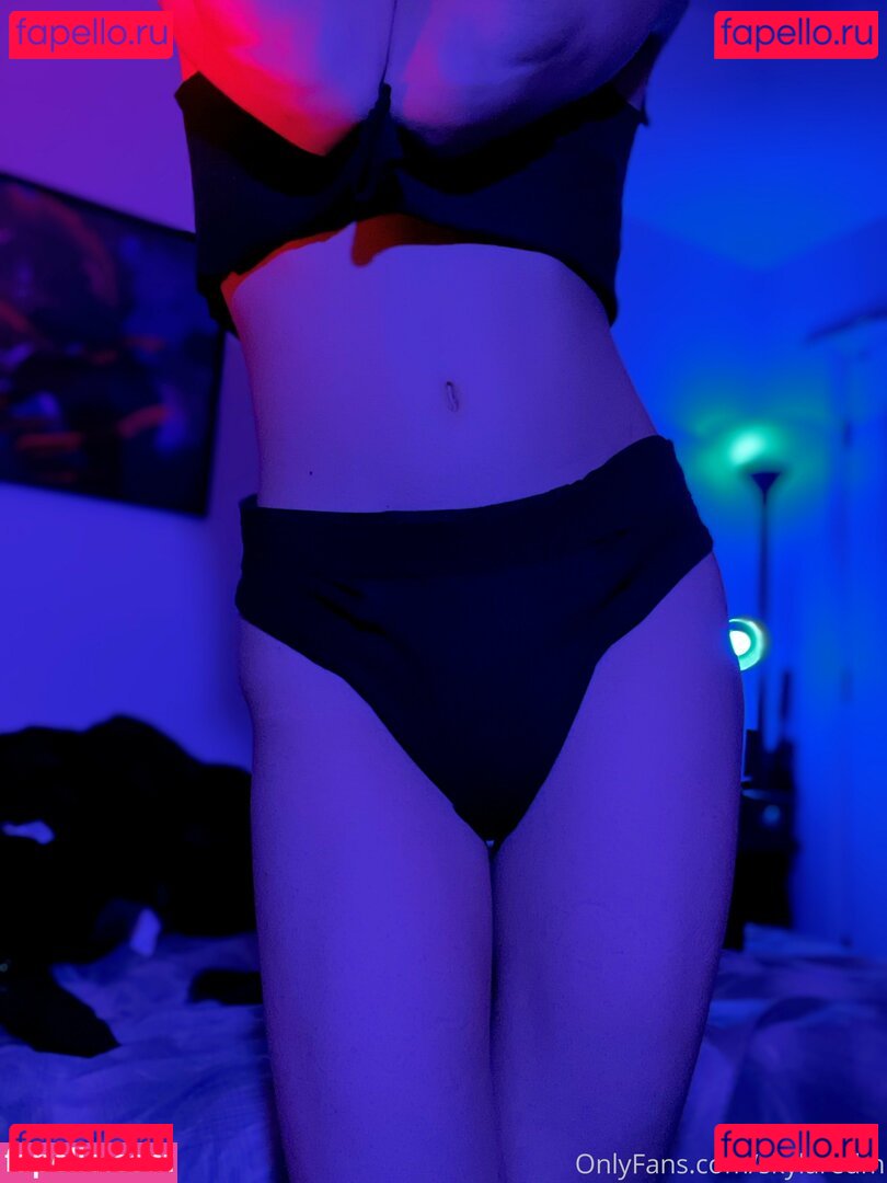 skylaredm / skylaredm_ Onlyfans Photo Gallery 