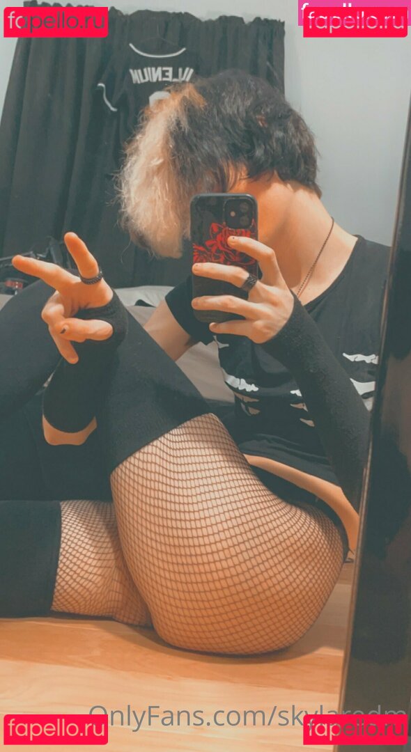 skylaredm / skylaredm_ Onlyfans Photo Gallery 