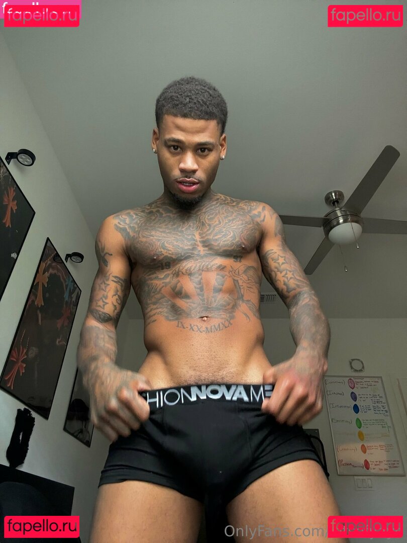 lotsofyayo / trapyayo_ Onlyfans Photo Gallery 