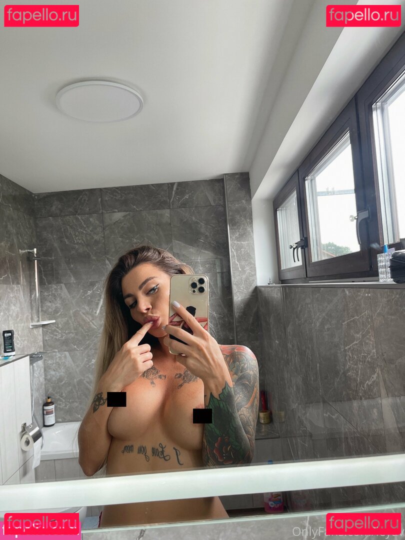 leyav Onlyfans Photo Gallery 