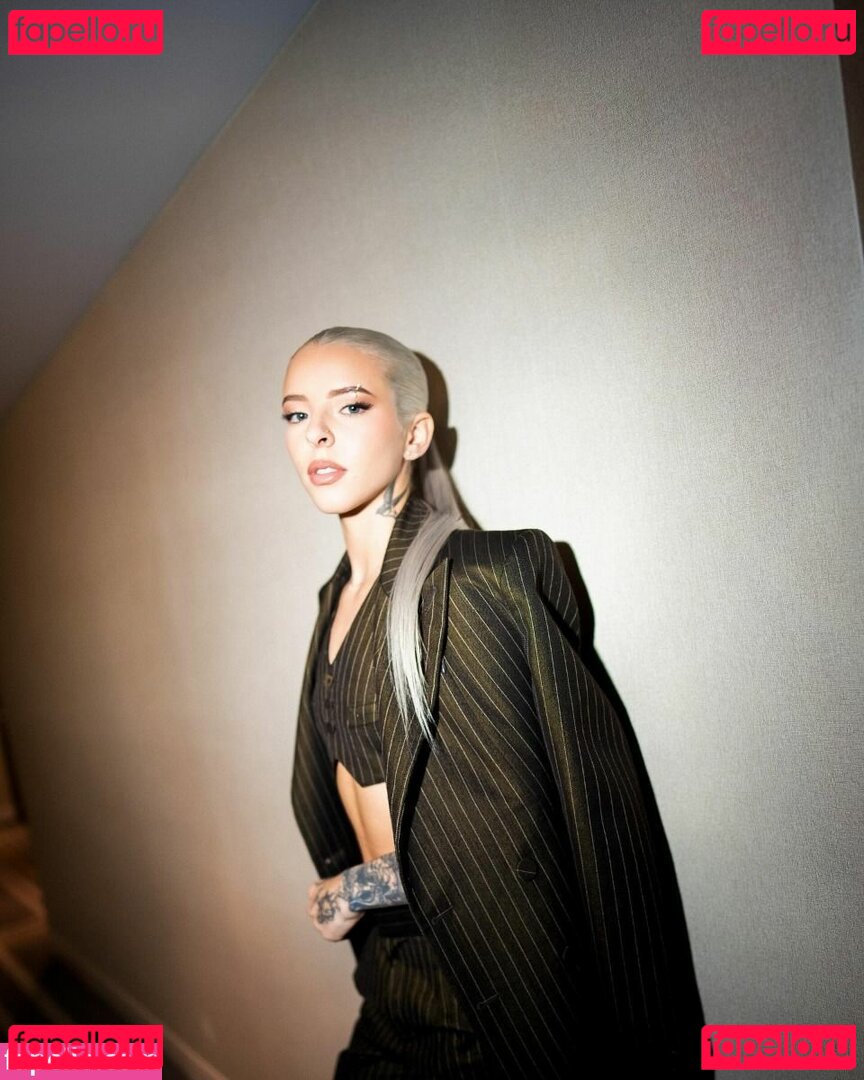 Young Miko / itsyoungmiko / sinacdr Onlyfans Photo Gallery 