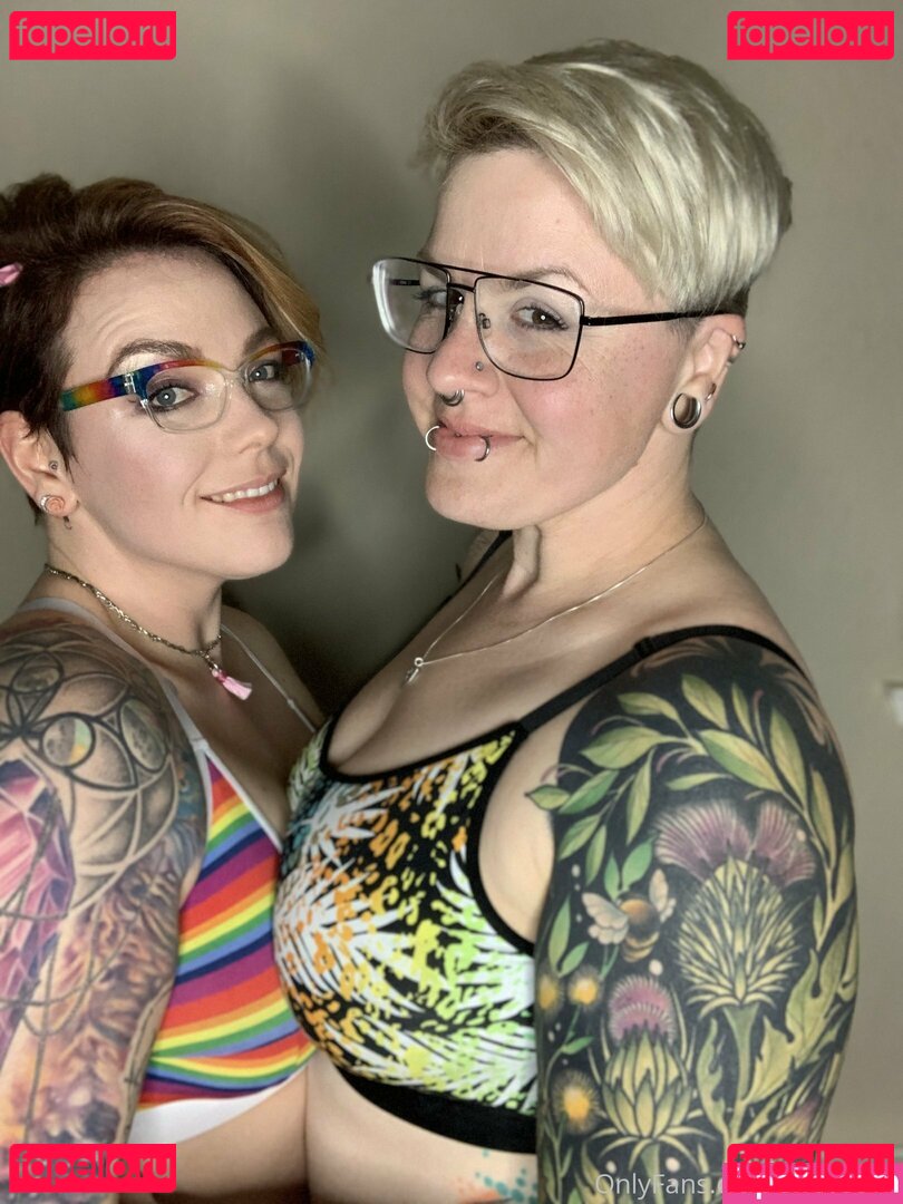 irisreigns / irisreins Onlyfans Photo Gallery 