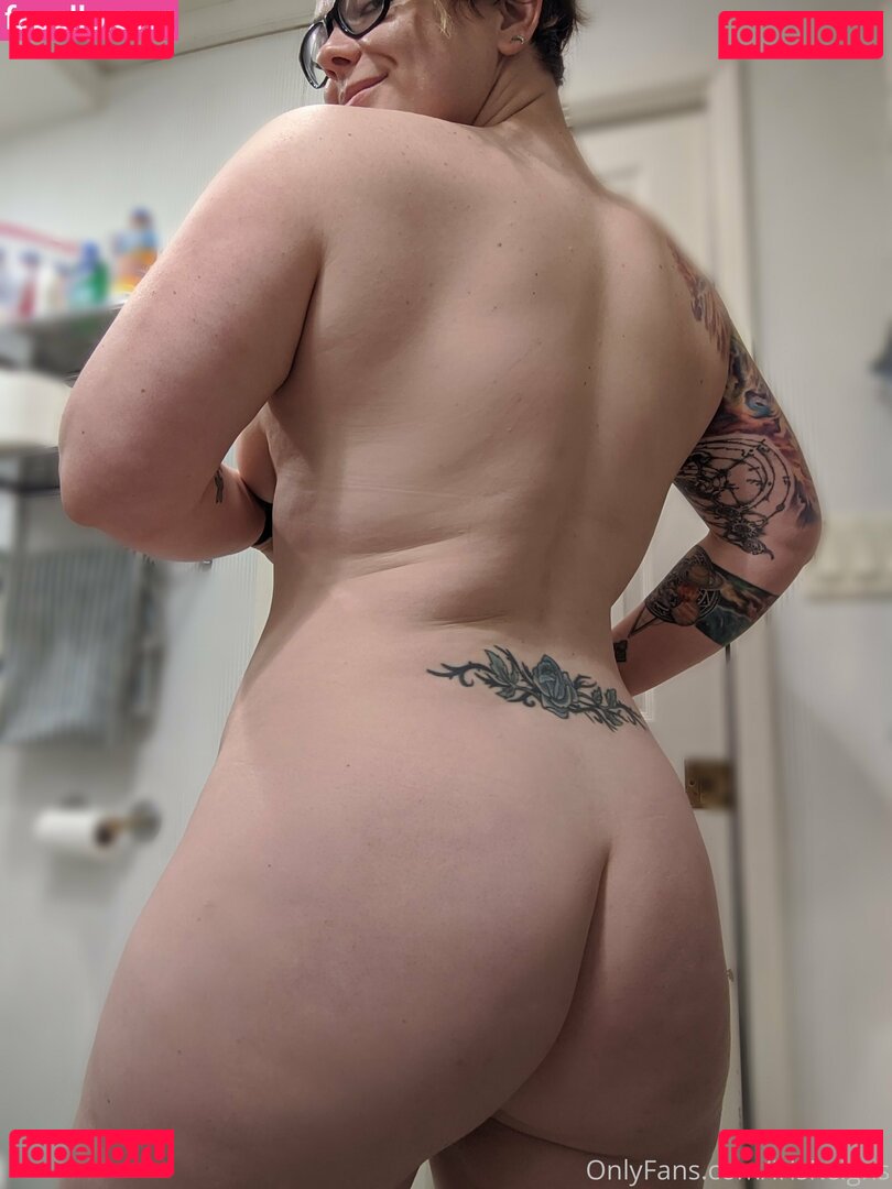 irisreigns / irisreins Onlyfans Photo Gallery 