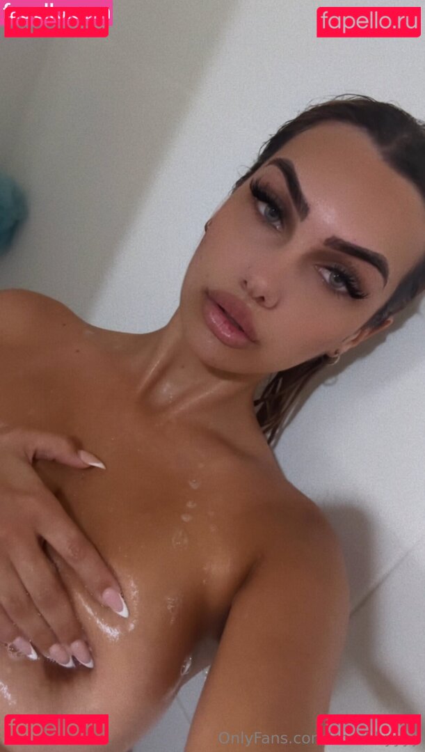 charbbyyyy / charlottescottttt Onlyfans Photo Gallery 