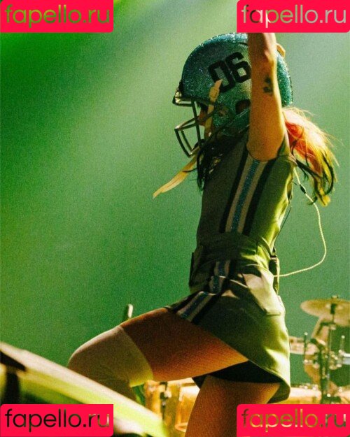 Hayley Williams Onlyfans Photo Gallery 