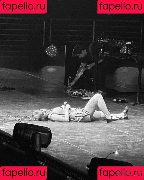 Hayley Williams Onlyfans Photo Gallery 