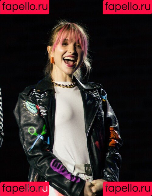 Hayley Williams Onlyfans Photo Gallery 
