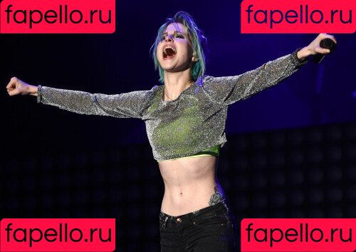 Hayley Williams Onlyfans Photo Gallery 
