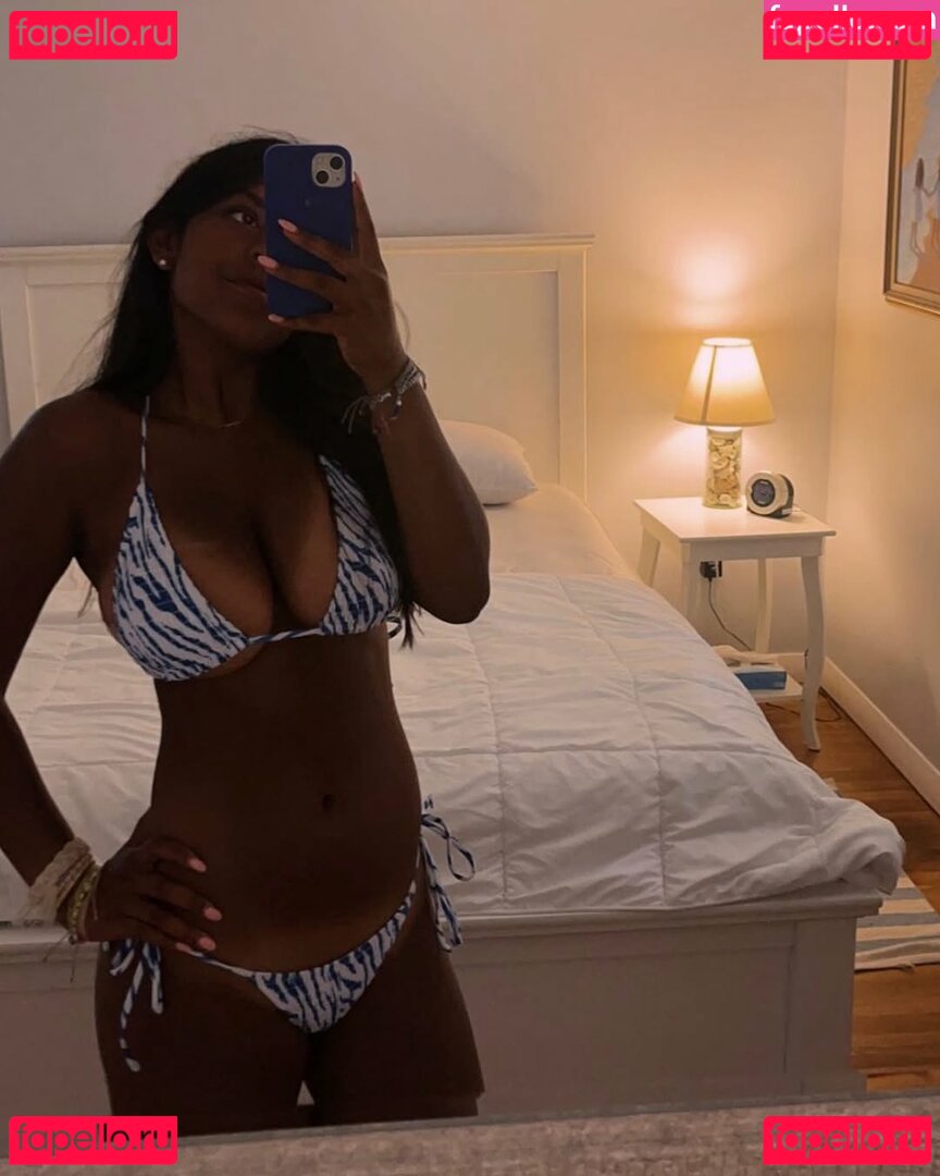 Honeypot1766 / emilysant Onlyfans Photo Gallery 