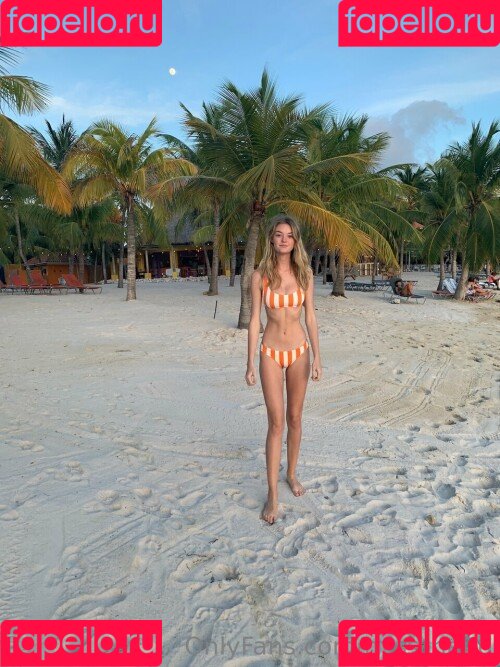 Willow Hand Onlyfans Photo Gallery 