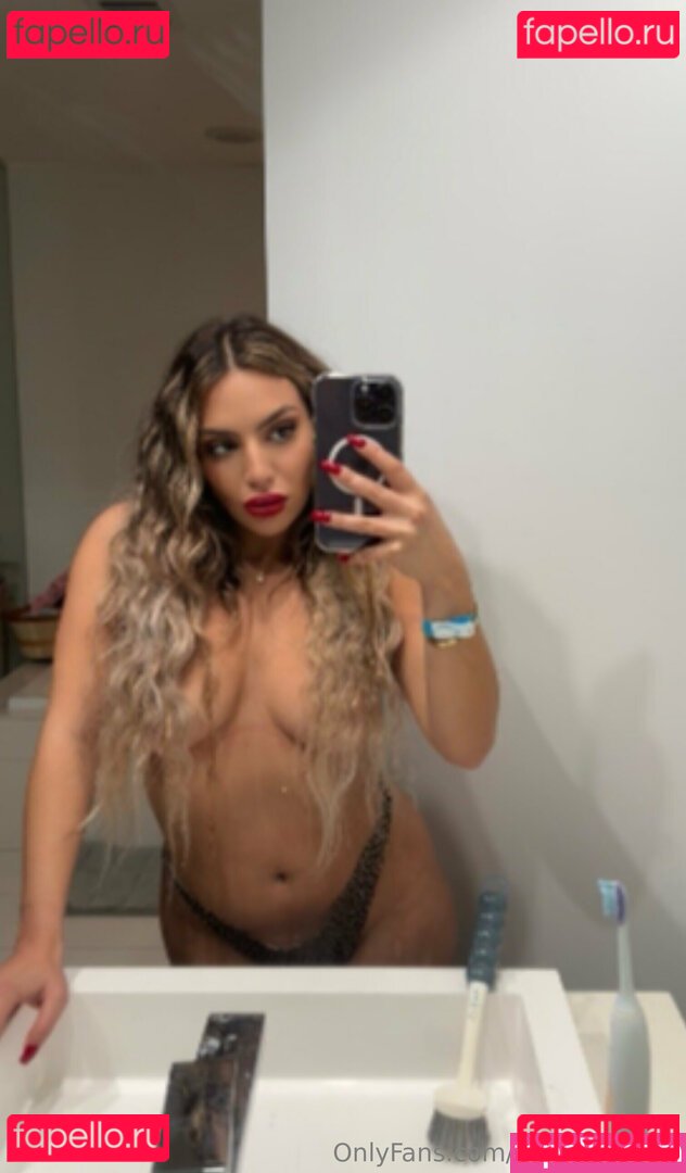 Araqueenbae Onlyfans Photo Gallery 