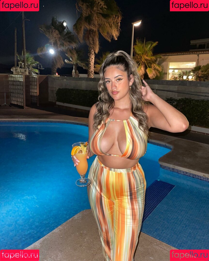 Goldensugaarr Onlyfans Photo Gallery 