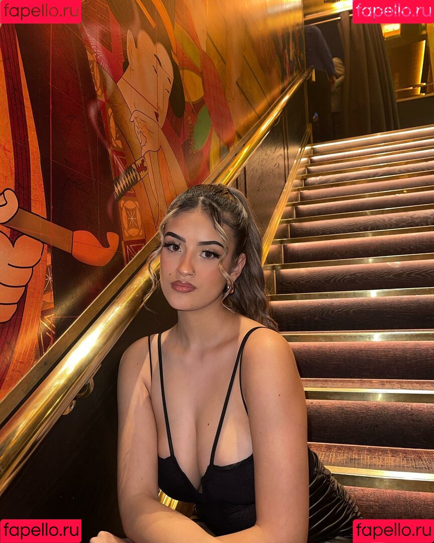 Goldensugaarr Onlyfans Photo Gallery 