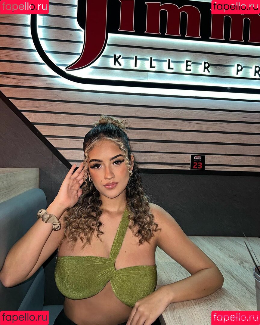 Goldensugaarr Onlyfans Photo Gallery 