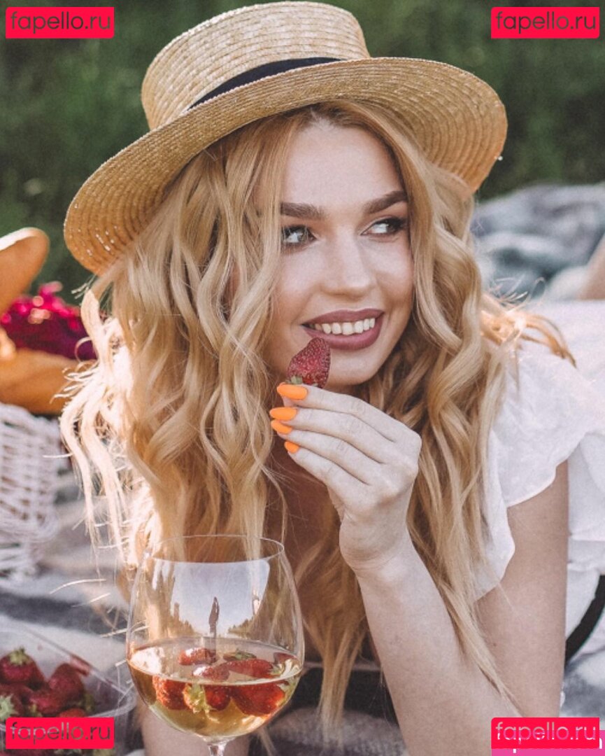 Julia Rebenok Onlyfans Photo Gallery 