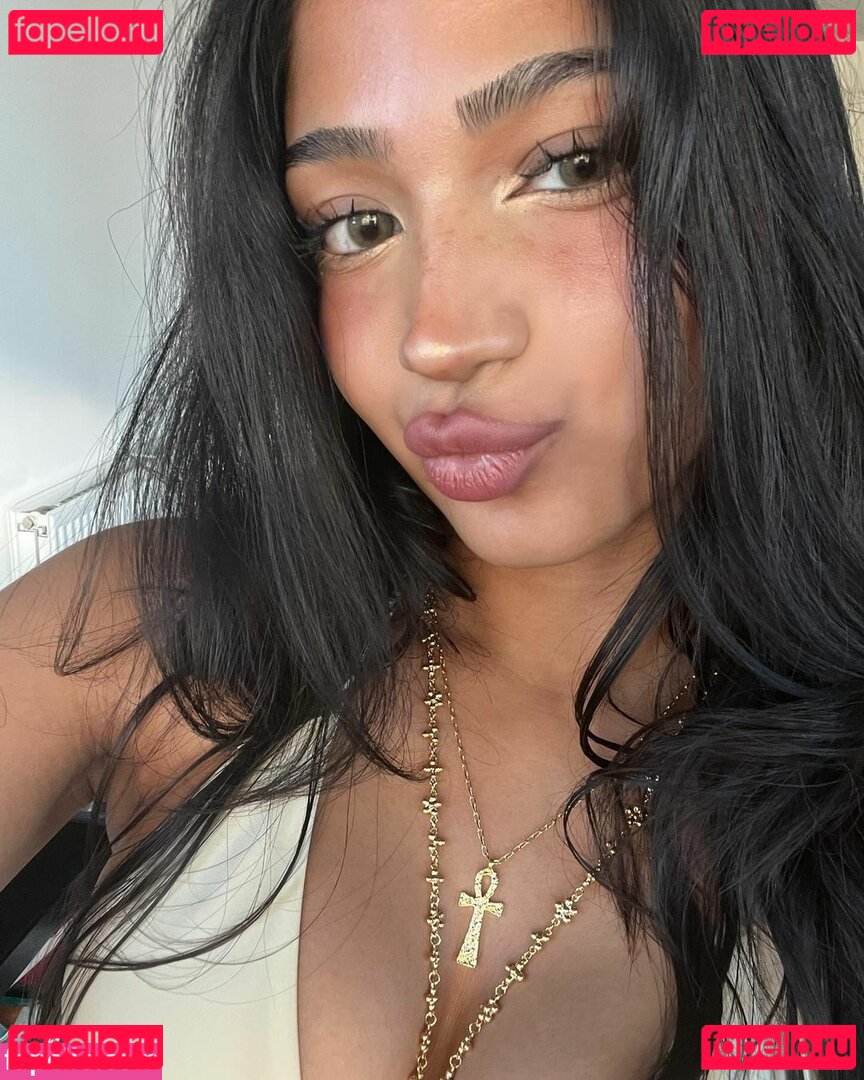 imanimalikaa / magikmilktea / manixbby Onlyfans Photo Gallery 