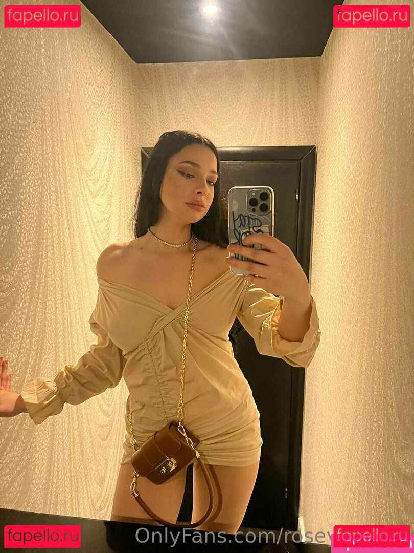 rosey_sweets / roseysweets Onlyfans Photo Gallery 