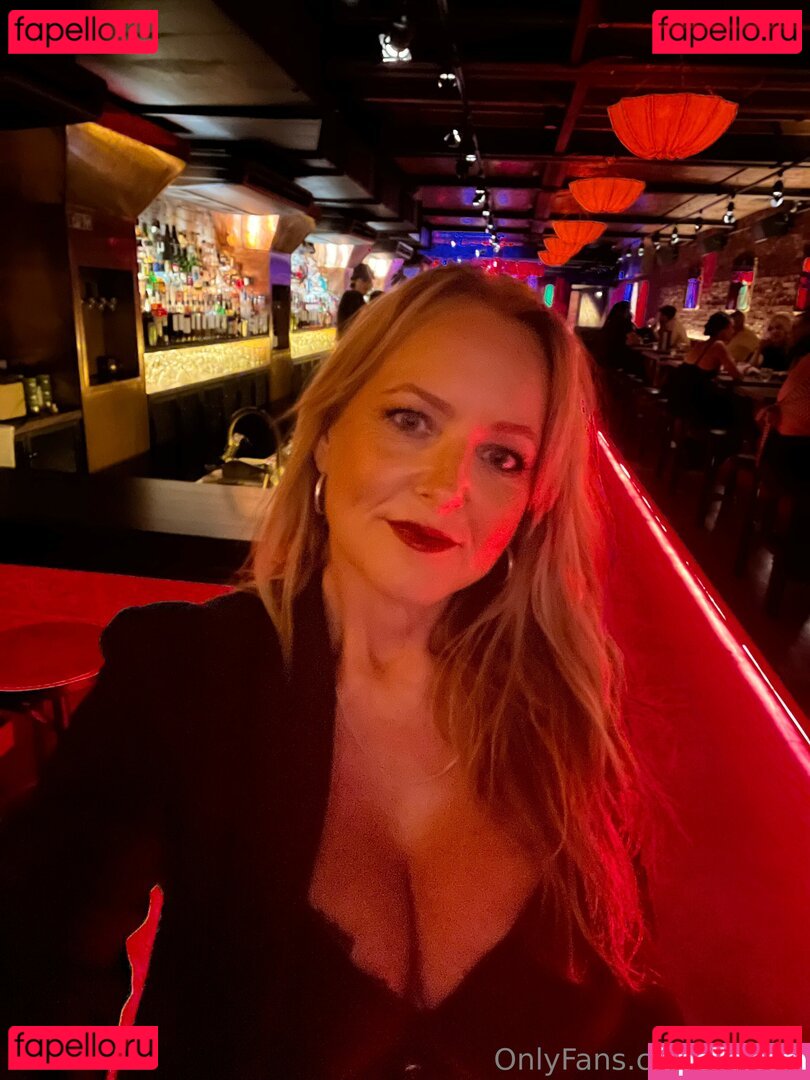 leroxie / peacefu1ee Onlyfans Photo Gallery 