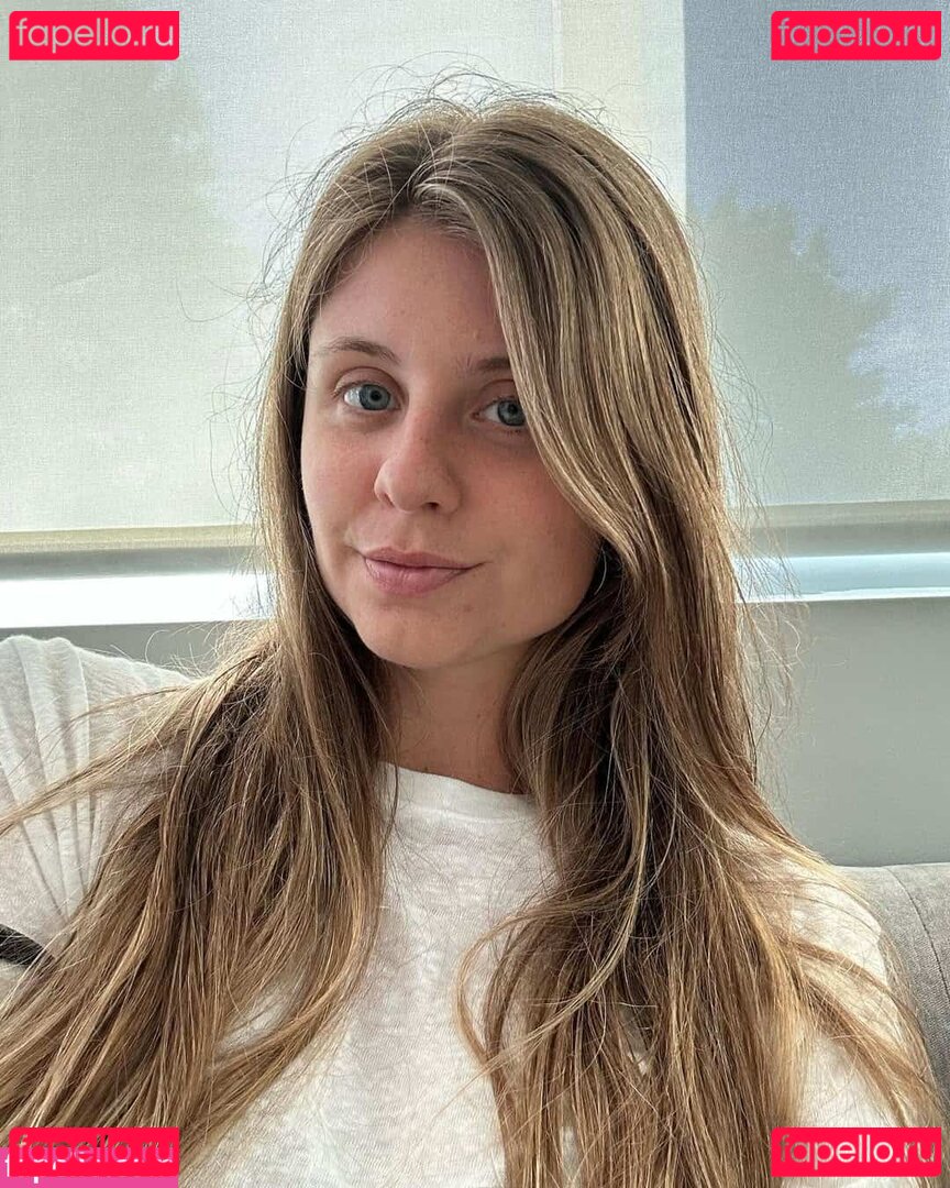 Nurse Aria / ariacolexo Onlyfans Photo Gallery 