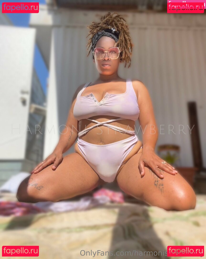 harmonistrawberry / strawb3rryyshawty Onlyfans Photo Gallery 