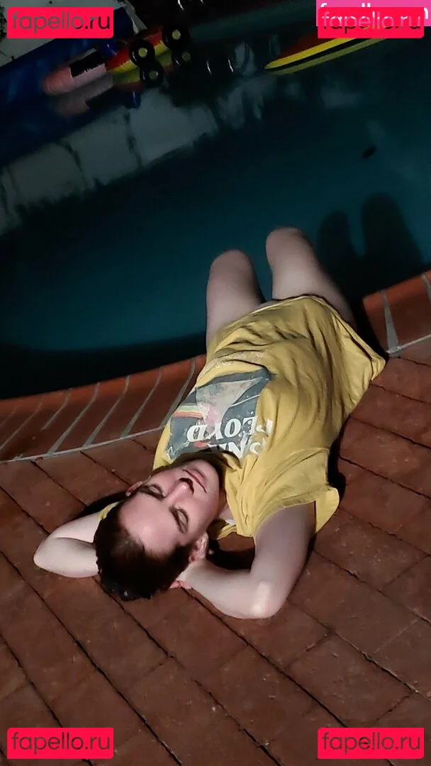 鱼子酱Fish Onlyfans Photo Gallery 