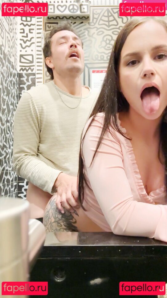 irisxjase / xirisx / xirisx._ / xitslinx Onlyfans Photo Gallery 