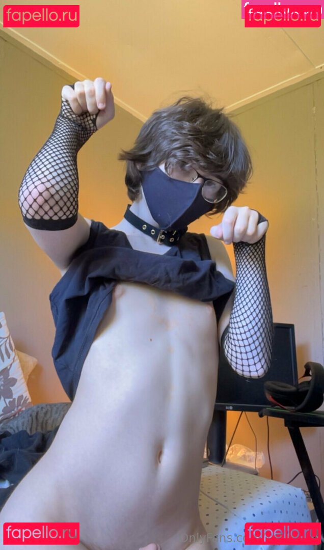 livfwee Onlyfans Photo Gallery 