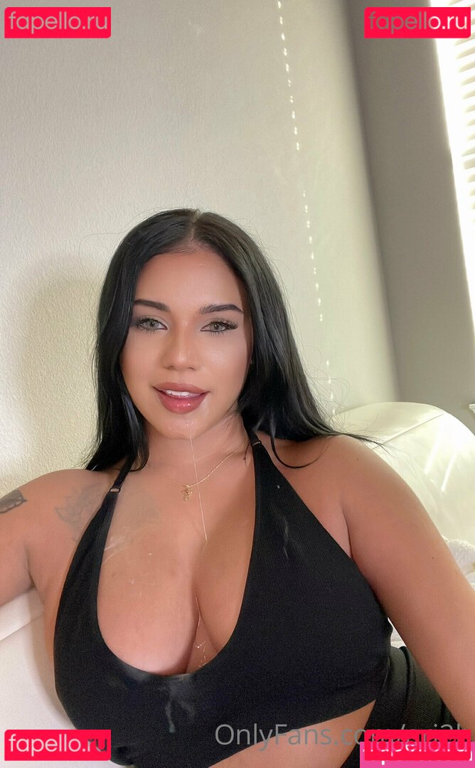 Ari2b Onlyfans Photo Gallery 