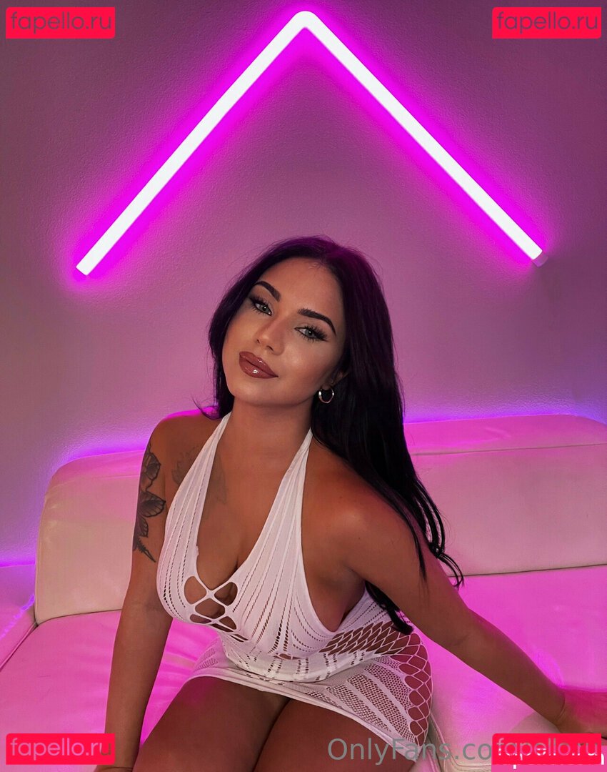 Ari2b Onlyfans Photo Gallery 