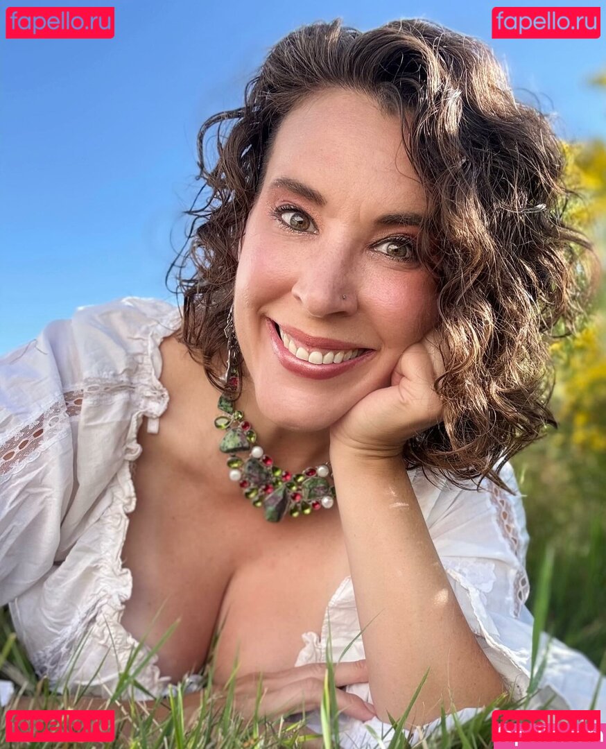 renfairepinup Onlyfans Photo Gallery 